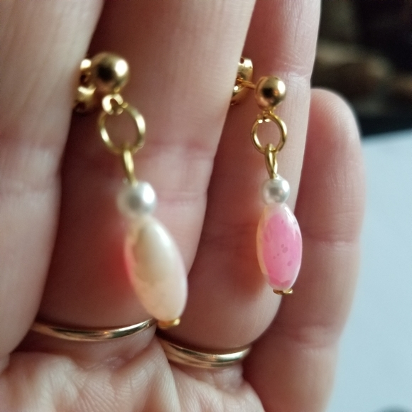 Relisted -Dainty pink and peach bead earrings gold tone white faux pearl - Picture 3 of 13